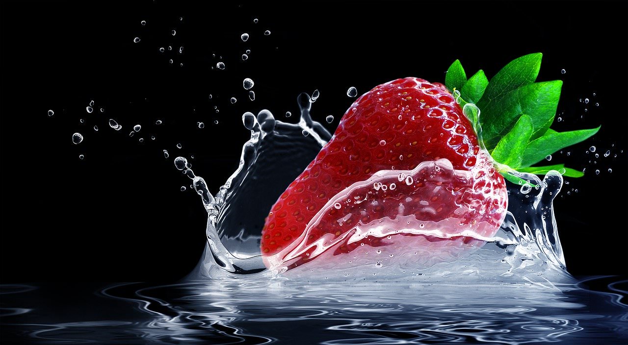 【櫻花 x 草莓 期間限定】可口可樂櫻花瓶、史上第一瓶草莓可樂，夢幻上市！ - threeonelee.com