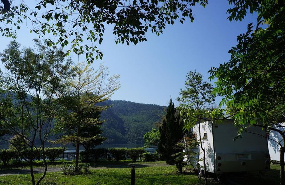 花蓮露營車 在水一方湖畔小屋 湖畔露營